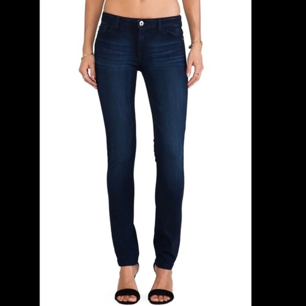 DL1961 Size 26 Nicky Mid Rise Cigarette Jeans